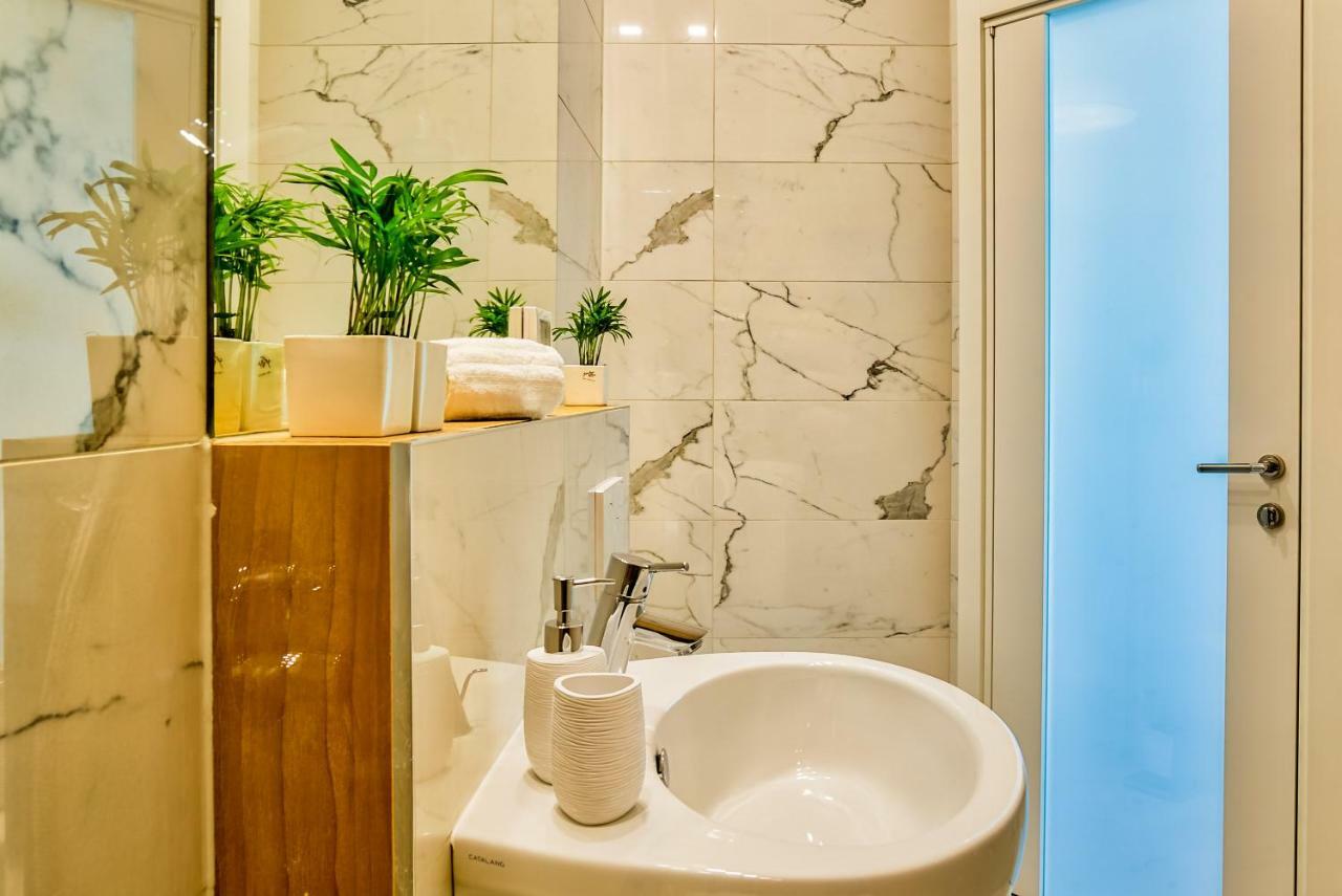 Parkside Studio Apartments With Free Parking Pula Bagian luar foto