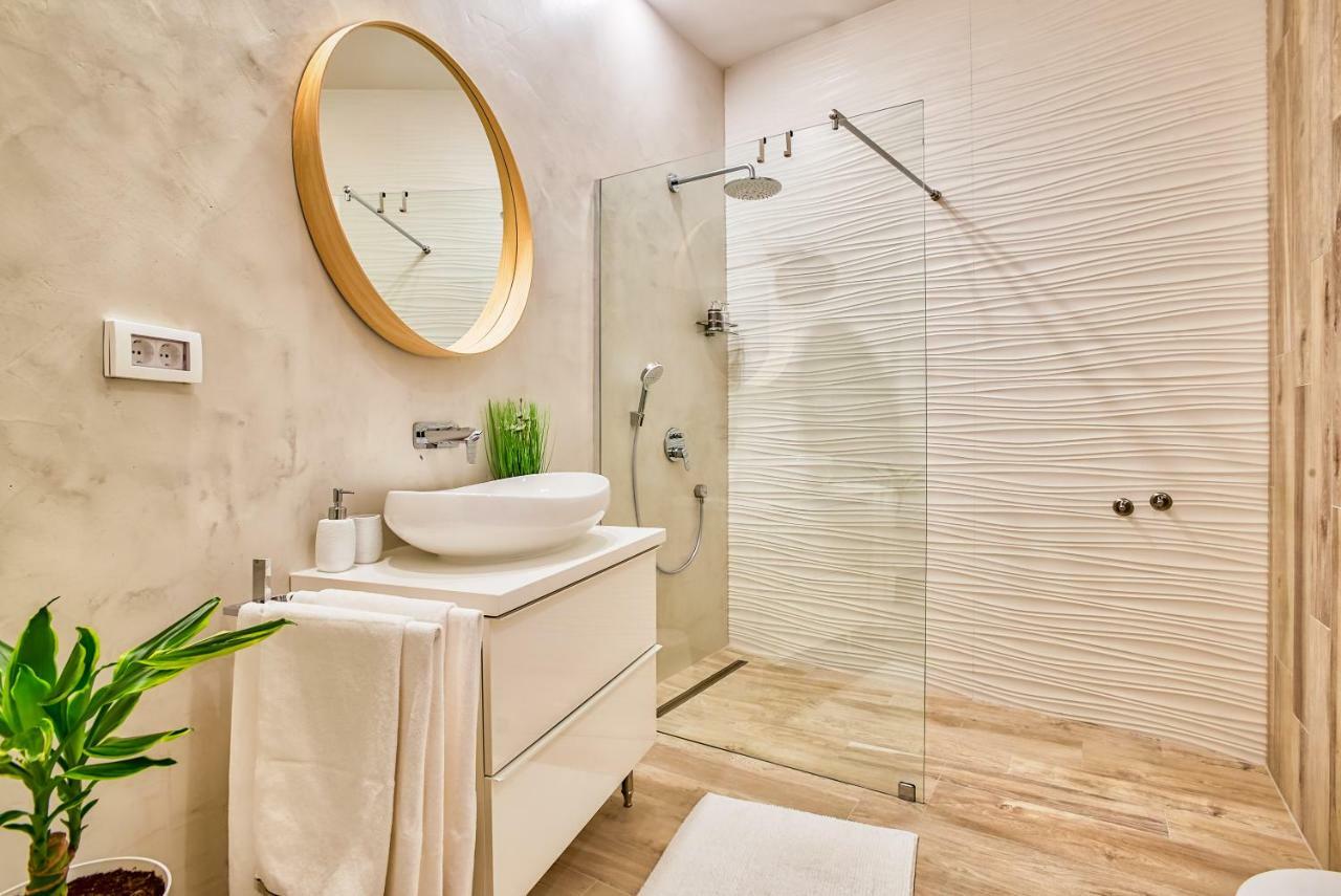 Parkside Studio Apartments With Free Parking Pula Bagian luar foto